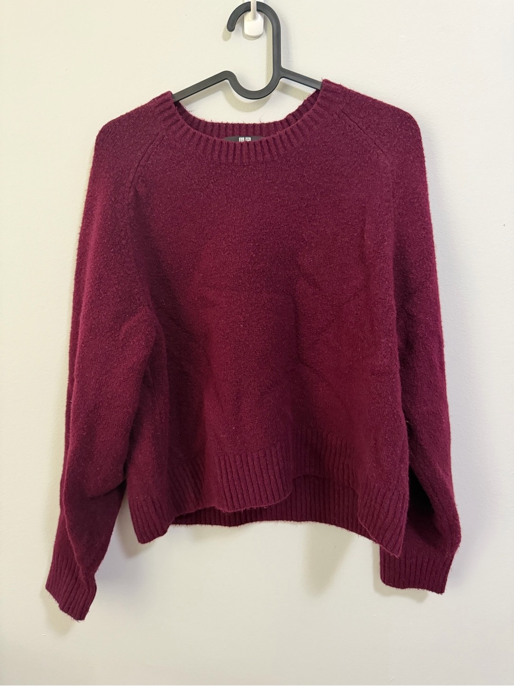 Uniqlo Wine Soufflé Yarn Crew Neck Sweater
